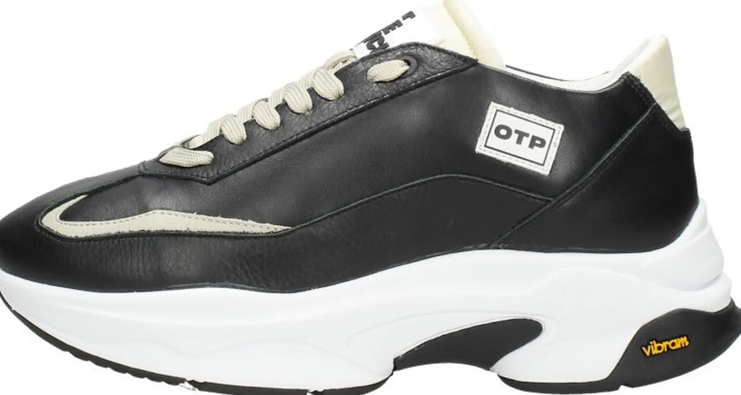 Off The Pitch Runner CR-3.0 Zwart Outlet